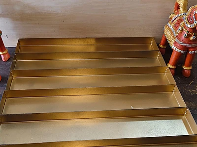 Metal borders